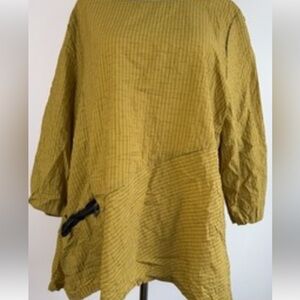 Chalet et cici Mustard Tunic 1X with zipper pocket